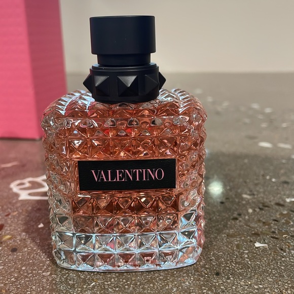 Valentino Donna Born in Roma Perfume Set - Picture 7 of 10